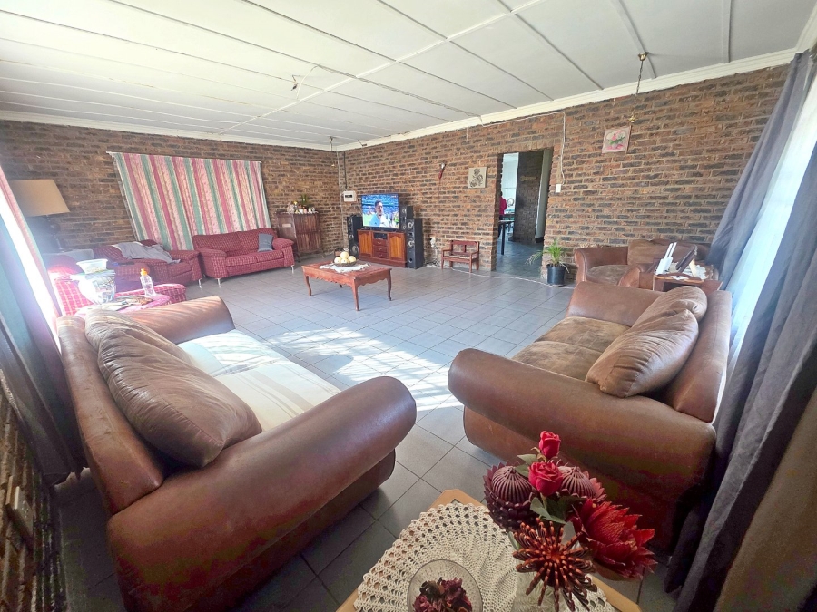 2 Bedroom Property for Sale in Oranjeville Free State